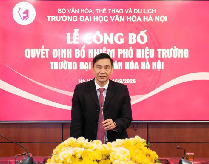 Hiệu trưởng nhà trường, PGS.TS Đinh Công Tuấn tin tưởng với bộ máy lãnh đạo được kiện toàn, năng động, bản lĩnh và đoàn kết, Trường đại học Văn hóa Hà Nội sẽ bước vào một chặng đường phát triển mới trong hệ thống giáo dục đại học khu vực và quốc tế