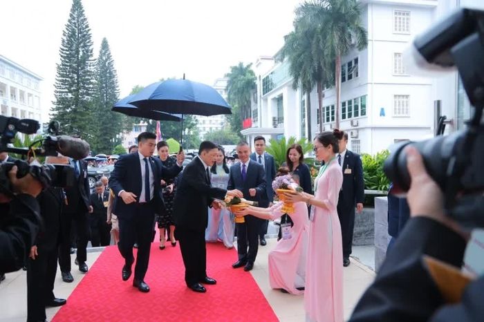 Nhà vua và Hoàng hậu Vương quốc Thái Lan thăm Trường Đại học Hà Nội