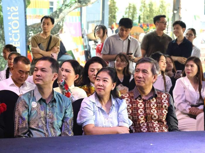 Đại sứ Việt Nam tại Malaysia Đinh Ngọc Linh cùng các đại biểu tham dự lễ kỷ niệm. Ảnh: Đại sứ quán Việt Nam tại Malaysia
