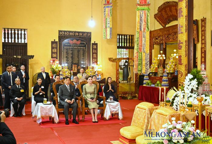 Nhà Vua Thái Lan và Hoàng hậu dự buổi lễ cầu an. Ảnh: Đỗ Thảo - Mekong ASEAN