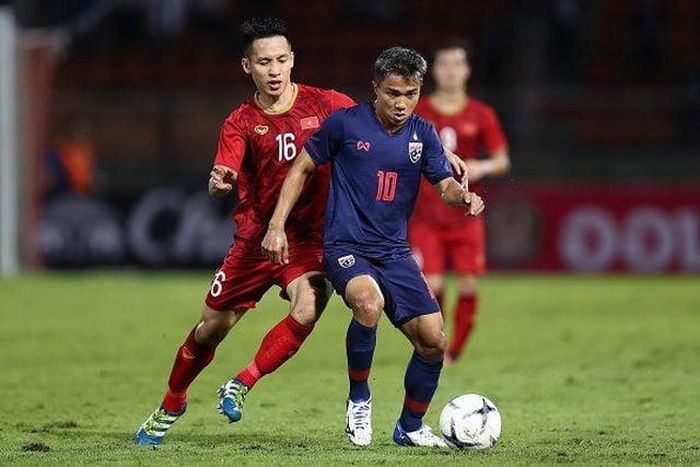 Sau thất bại khó nuốt tại ASEAN Cup 2026, tiền vệ Chanathip songkrasin được ví là Messi Thái đã được HLV Anthony Hudson triệu tập để để đấu Việt Nam tại FIFA ASEAN Cup 2026.