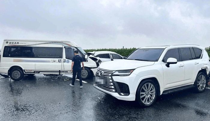 Hiện trường vụ tai nạn chiều 15/9. Ảnh: Cục CSGT