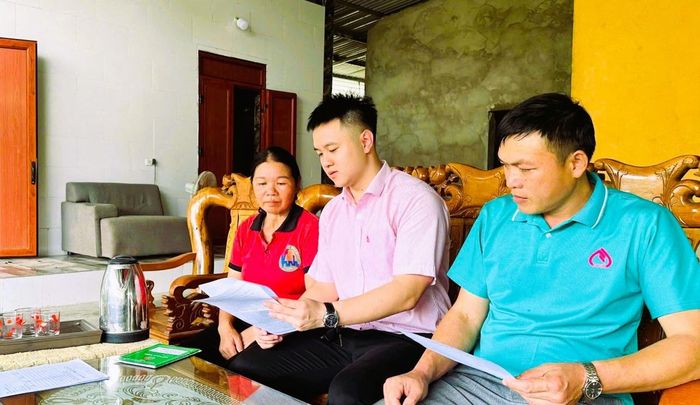 Nhờ vốn vay ưu đãi, hai người con của bà Nguyễn Thị Mai, người dân tộc Thái ở bản Huống, xã Châu Hồng đã được đi xuất khẩu lao động.