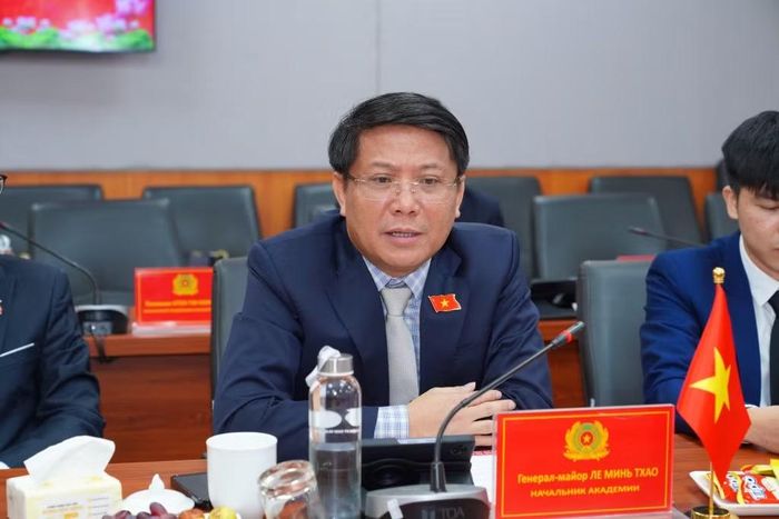 Thiếu tướng, TS Lê Minh Thảo, Giám đốc Học viện Kỹ thuật và Công nghệ an ninh phát biểu tại buổi làm việc.