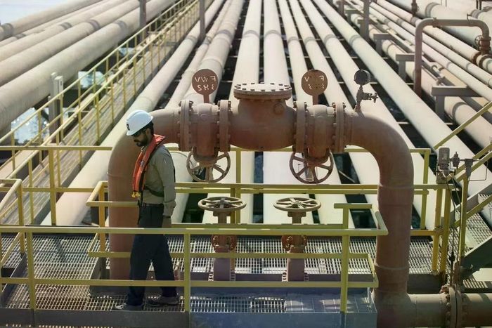 Bộ Năng lượng Arab Saudi chưa thông báo thời điểm hoạt động trở lại của tuyến đường ống Đông - Tây và cho biết sẽ tiếp tục cập nhật tình hình. Ảnh: Bloomberg