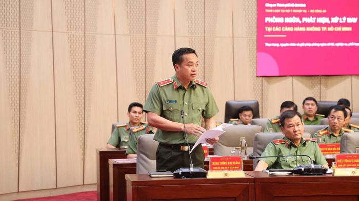 Lãnh đạo các Cục nghiệp vụ và Công an các đơn vị, địa phương báo cáo về tình hình, thực trạng công tác quản lý; kết quả phòng ngừa, phát hiện và xử lý UAV tại các cảng hàng không.