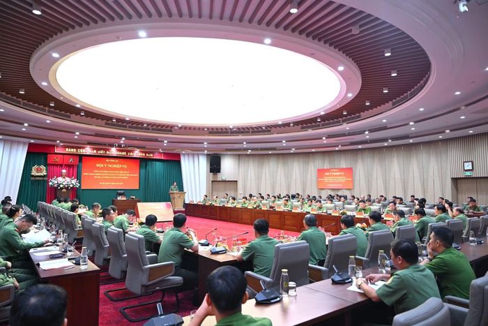 Quang cảnh hội ý nghiệp vụ.