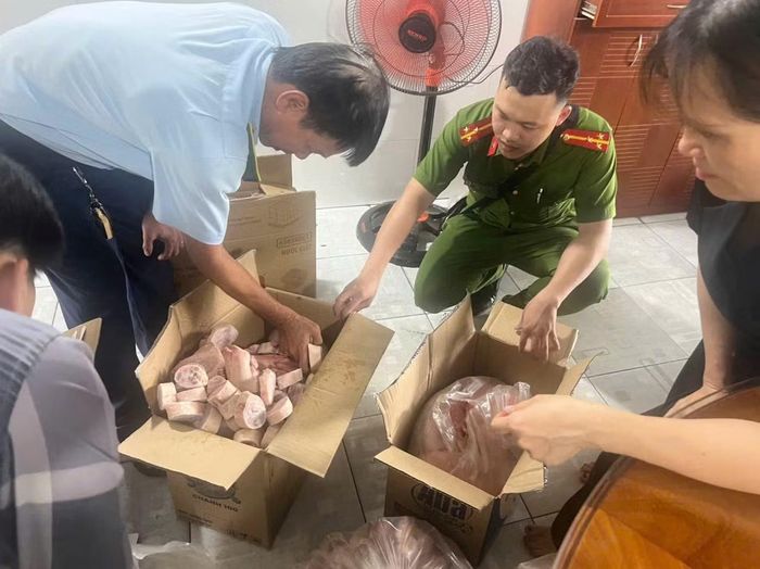 Số thịt heo đông lạnh không rõ nguồn gốc.