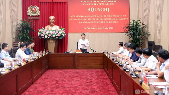 Bộ trưởng Lương Tam Quang chủ trì các hội nghị.