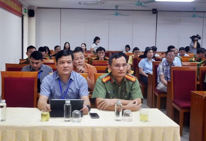 Các đại biểu tham dự hội nghị.