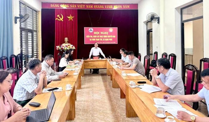 Hội Khuyến học Lào Cai kiểm tra công tác khuyến học, khuyến tài tại Chi hội Khuyến học thôn Trạm Tấu, xã Hạnh Phúc.