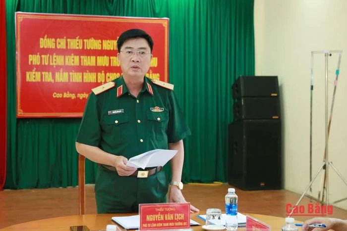 Thiếu tướng Nguyễn Văn Lịch, Phó Tư lệnh, Tham mưu trưởng Quân khu 1 kết luận buổi kiểm tra.