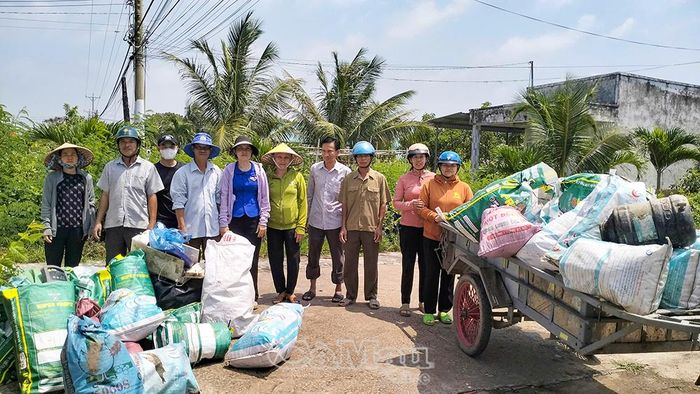 Gần 19,8 tấn rác thải đã được người dân xã Vĩnh Hậu thu gom, đem đến các điểm tập kết trong ngày 8/9.