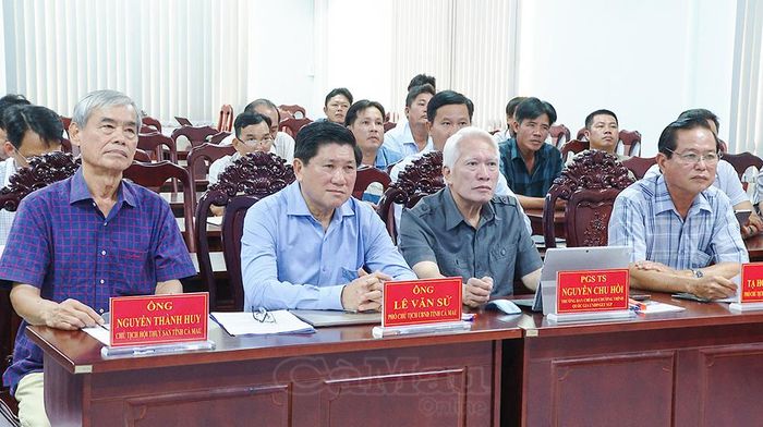 Đại biểu tham dự hội nghị.