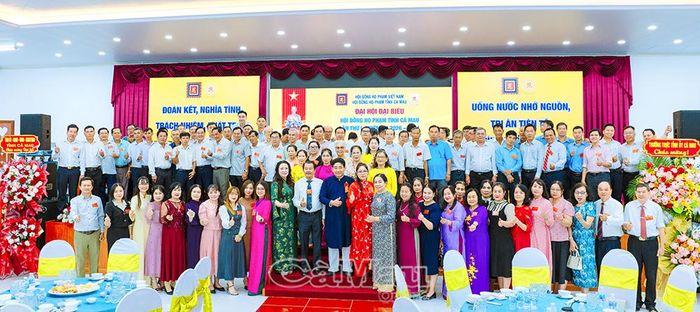  Ngày 24/5/2026, Hội đồng họ Phạm tỉnh Cà Mau tổ chức thành công Đại hội đại biểu lần thứ I, nhiệm kỳ 2026-2031, với sự tham dự của 150 đại biểu, đánh dấu bước ngoặt trong quá trình củng cố, hợp nhất và phát triển tổ chức họ Phạm tại Cà Mau.