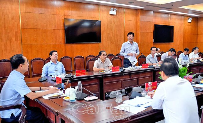 Ông Trần Công Khanh, Phó Giám đốc Sở Tài chính lo lắng khi số doanh nghiệp thành lập thời gian qua không nhiều, trong khi số doanh nghiệp giải thể, ngừng hoạt động khá lớn, ảnh hưởng không nhỏ đến tăng trưởng chung của tỉnh.