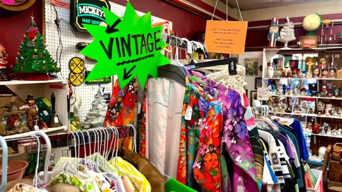 Thrifting, resale, thời trang second-hand và các sản phẩm làm từ vật liệu tái chế ngày càng được ưa chuộng