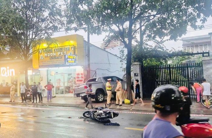 Hiện trường vụ tai nạn liên hoàn khiến 1 người tử vong.
