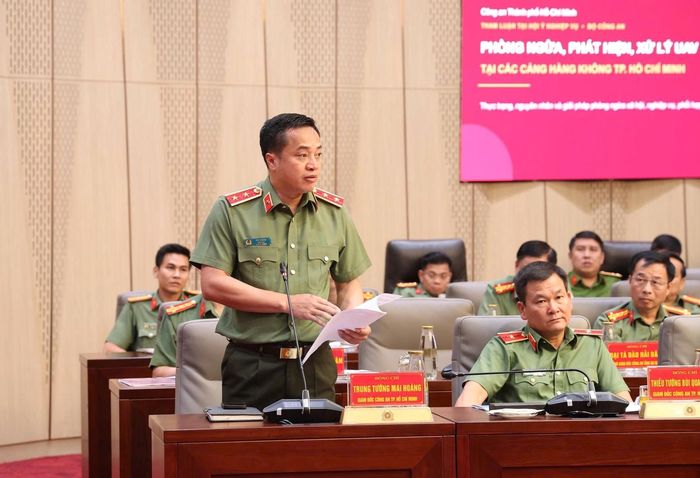 Trung tướng Mai Hoàng - Giám đốc Công an TP.HCM phát biểu tham luận tại Hội ý nghiệp vụ