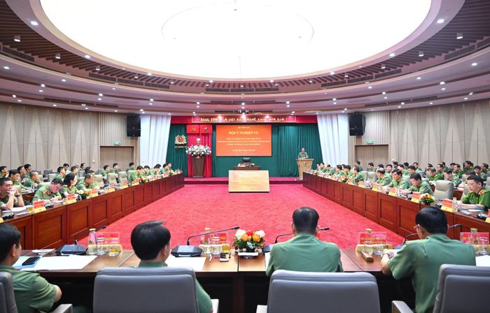 Các đại biểu tham dự Hội ý nghiệp vụ.