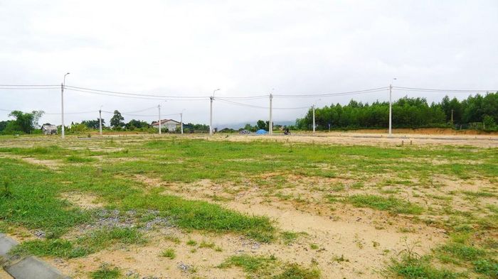 Dự án di dời dân khẩn cấp ra khỏi vùng sạt lở núi, sạt lở bờ sông Gianh đã hoàn thành hơn 95% khối lượng thi công