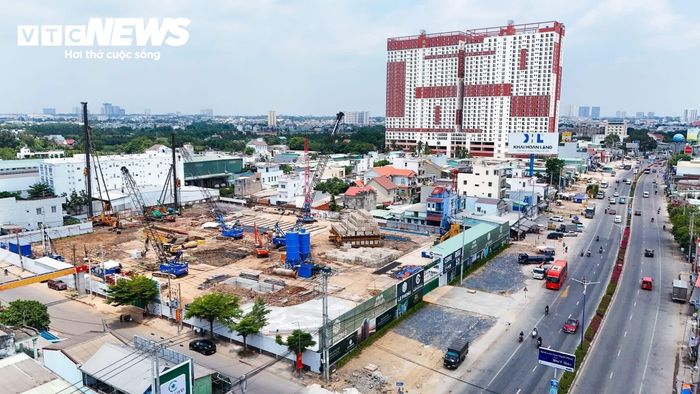 Loạt dự án mới đang mọc lên dọc Quốc lộ 13, đoạn qua Bình Dương cũ.