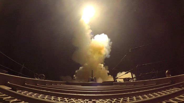 Mỹ kích hoạt vũ khí trong một cuộc tấn công vào Iran. (Ảnh: Reuters)