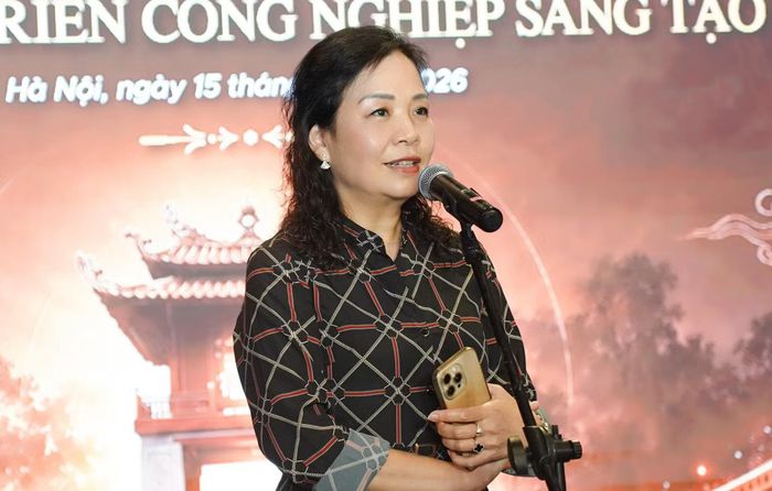TS. Ngô Phương Lan - Chủ tịch Hiệp hội Xúc tiến phát triển điện ảnh Việt Nam - phát biểu đề dẫn.