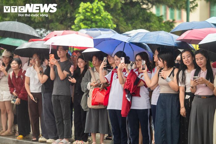 Chuyến thăm Trung tâm Văn hóa Thái Lan tại Trường Đại học Hà Nội cũng là hoạt động cuối cùng trong chuyến thăm cấp Nhà nước kéo dài 3 ngày, từ 14 đến 16/9/2026, của Nhà vua và Hoàng hậu Thái Lan tới Việt Nam.