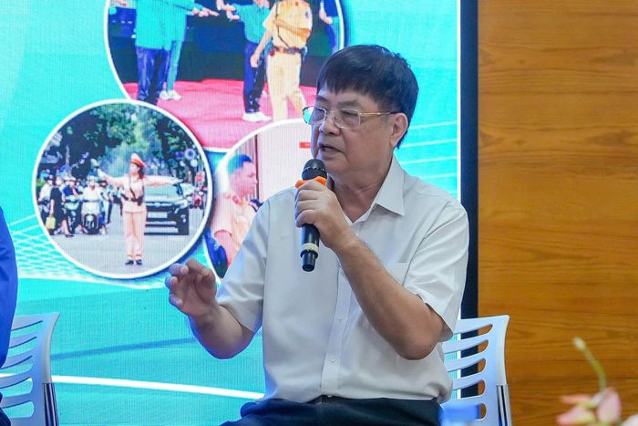 TS Khương Kim Tạo trao đổi tại toạ đàm. Ảnh: Duy Khánh