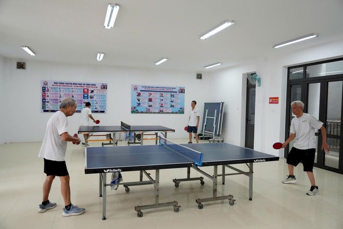 Khu chơi bóng bàn tại Nhà văn hóa - Khu thể thao thôn Đông Khê. Ảnh: Thiên Tú