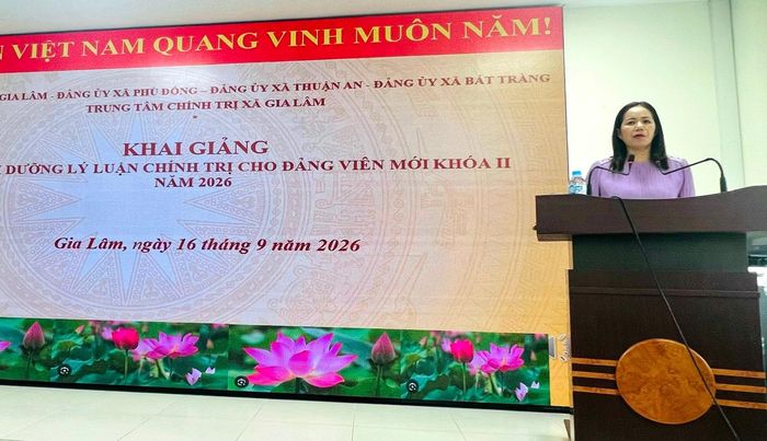 Phó Bí thư Thường trực Đảng ủy xã Gia Lâm Phùng Thị Hoài Hương phát biểu. Ảnh: TTCT