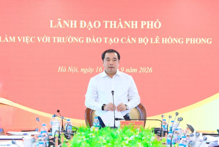 Bí thư Thành ủy Hà Nội Trần Đức Thắng phát biểu kết luận. Ảnh: Quang Thái
