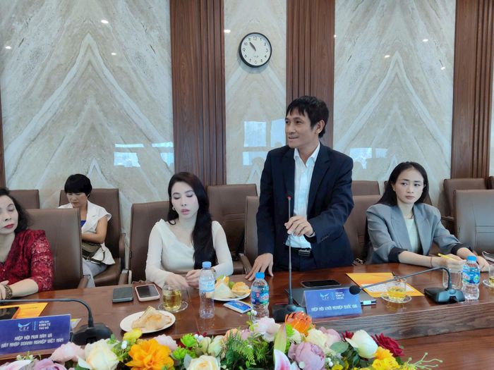 Ông Đinh Việt Hoà, Chủ tịch Hiệp hội Khởi nghiệp Quốc gia đề xuất tại sự kiện. Ảnh: Khắc Kiên