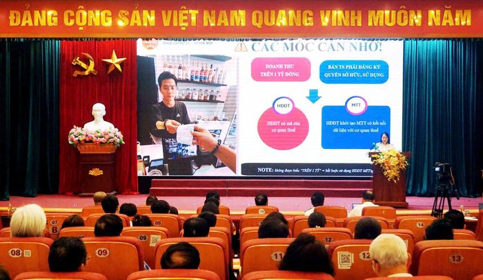 Đại diện các đơn vị chia sẻ thông tin tại hội nghị. Ảnh: B.Duy