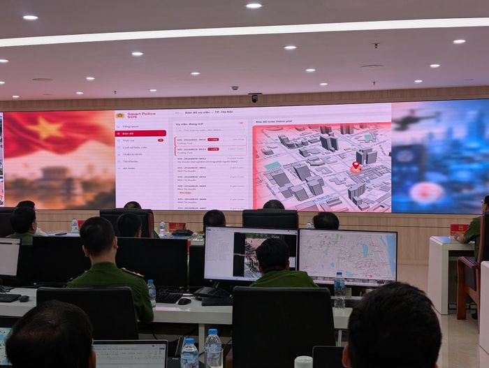 Trung tâm chỉ huy Công an thành phố với hàng nghìn "mắt thần" kết nối từ cơ sở. Ảnh: Bảo Hân