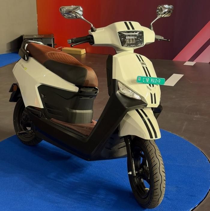 C12 MaxR không chạy theo phong cách thể thao quá mạnh mẽ