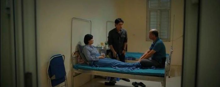 Mẹ của Khánh phải nhập viện vì uống thuốc ngủ quá liều. Ảnh VTV