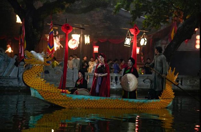 Tạo hình của Chi Pu trong phim mới.