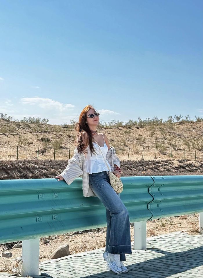 Diễn viên Huyền Lizzie (Phan Minh Huyền) chia sẻ khoảnh khắc đáng nhớ khi tạo dáng chụp hình giữa khung cảnh đẹp. 