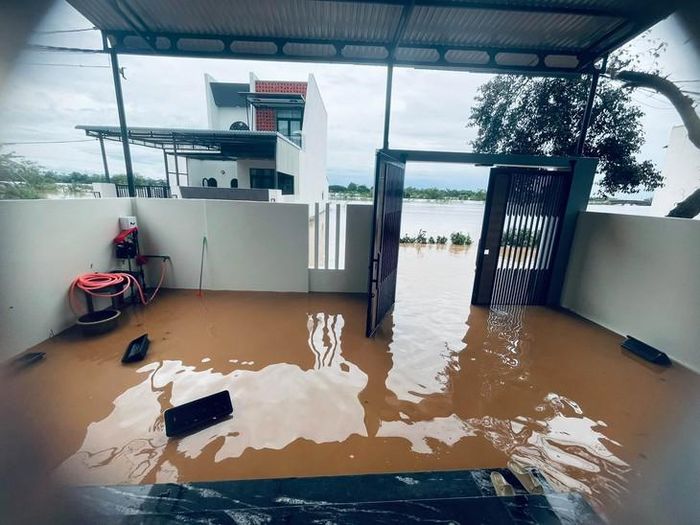 Nhiều khu vực ngập lụt do mưa lớn kéo dài. Ảnh: PV
