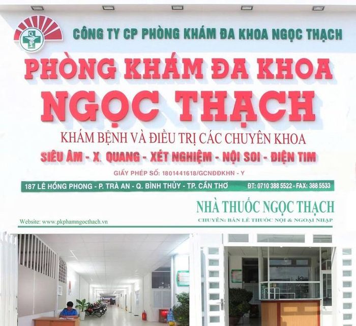 Sở Y tế Cần Thơ thu hồi bản tự công bố cơ sở đủ điều kiện khám sức khỏe của cơ sở PKĐK Ngọc Thạch. Ảnh: Giang Long.