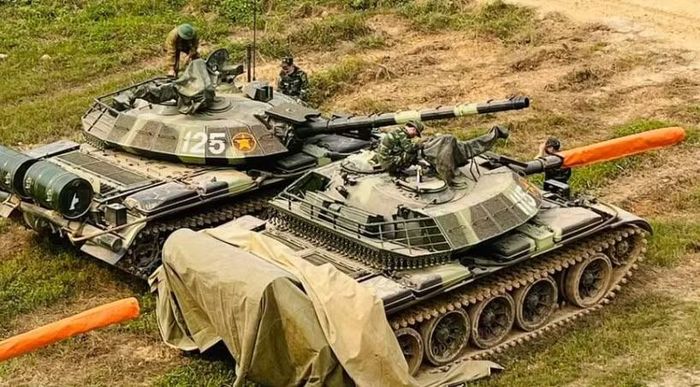 So với T-54B nguyên bản, diện mạo của chiếc xe vì thế thay đổi đáng kể, phản ánh nỗ lực tăng khả năng sống sót của một nền tảng vốn được thiết kế từ những năm 1950.Tuy nhiên, chính những thay đổi lớn lại đặt ra bài toán về tính hiệu quả và khả năng bảo đảm kỹ thuật. Việc chuyển từ pháo 100 mm sang pháo 105 mm đồng nghĩa với việc thay đổi một phần hệ thống đạn dược và hậu cần vốn đã được xây dựng quanh dòng pháo 100 mm.