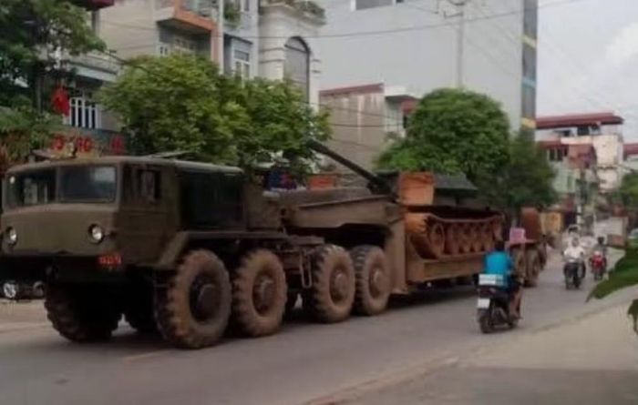 Việt Nam đã triển khai các chương trình cải tiến T-54B, nâng cấp khí tài quan sát và ngắm bắn đêm cho T-54B, T-54M và T-55; đến năm 2024, Đề án cải tiến xe tăng T-54B giai đoạn 2 tiếp tục được triển khai.