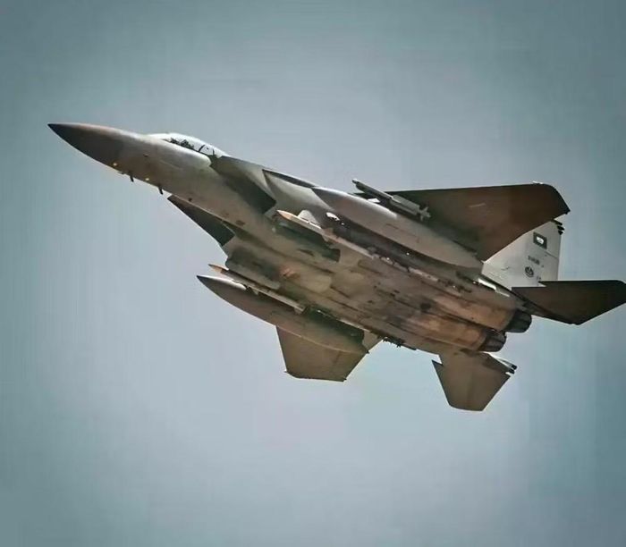 Lịch sử của dòng tiêm kích F-15 Eagle trong Không quân Hoàng gia Saudi Arabia bắt đầu vào cuối thập niên 1970, khi nước này mua những chiếc máy bay chiến đấu F-15C/D Eagle đầu tiên, đây là phiên bản thuần về tác chiến phòng không.