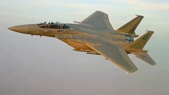 Loại radar này phát hiện được máy bay ném bom cỡ lớn từ cự ly 300 km hoặc 195 km với tiêm kích có diện tích phản xạ radar nhỏ, theo dõi được 14 mục tiêu và dẫn đường cho tên lửa tiêu diệt 6 mục tiêu cùng lúc.