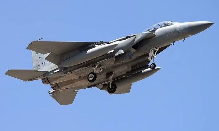Không quân Hoàng gia Saudi Arabia hiện đang vận hành hơn 200 tiêm kích F-15 với nhiều biến thể khác nhau, một trong những phi đội chiến đấu cơ Eagle lớn nhất thế giới ngoài nước Mỹ.