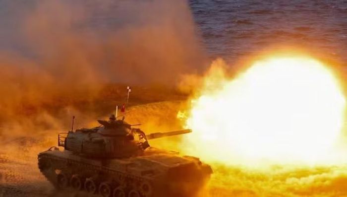 Lý do nằm một phần ở cách Mỹ đánh giá chiến trường. M60 được thiết kế chủ yếu cho chiến tranh thiết giáp quy mô lớn tại châu Âu.