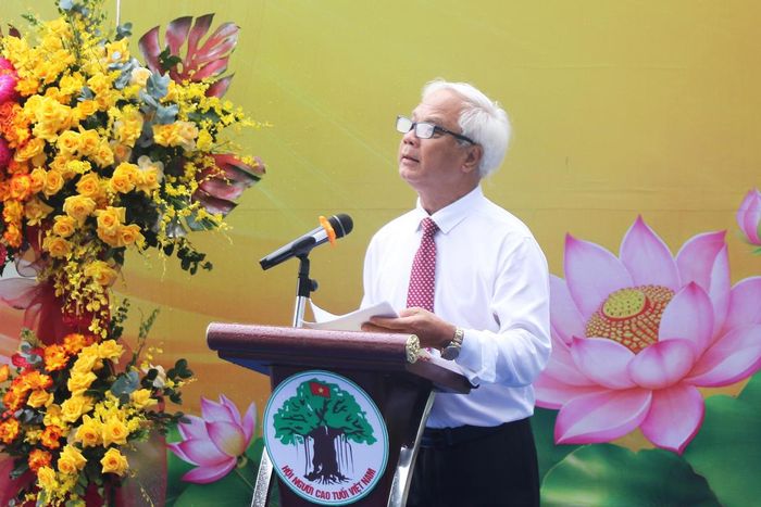 Ông Nguyễn Thế Toàn - Phó Chủ tịch Hội Người cao tuổi Việt Nam, Chủ tịch Hội Người cao tuổi thành phố Hà Nội phát biểu tại chương trình.