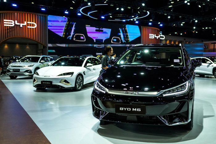  Các mẫu xe điện BYD trưng bày tại Triển lãm Ôtô Quốc tế Bangkok hồi tháng 3. Ảnh: Reuters. 